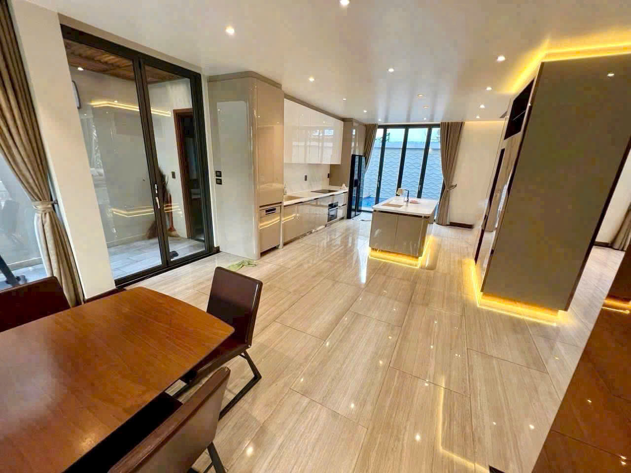 Bán Hoặc Cho Thuê Biệt Thự Mỹ Hoàng Phú Mỹ Hưng Q7